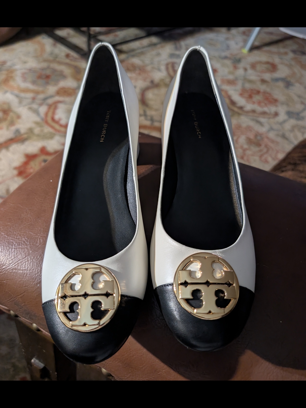 Tory Burch Two-Tone Chelsea Heel Pump in White and Black 8 - Picture 2 of 8